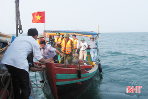 Cùng ngư dân cả nước, Hà Tĩnh quyết liệt khắc phục "thẻ vàng"