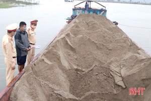 Kiên quyết đấu tranh với nạn “cát tặc” trên sông ở Hà Tĩnh