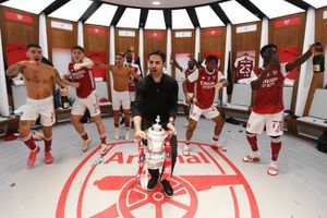 Vừa vô địch, Arsenal đã lên danh sách bán các công thần