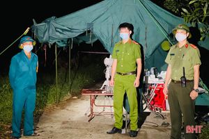 “Đêm trắng” tại các chốt kiểm soát chống dịch ở TP Hà Tĩnh