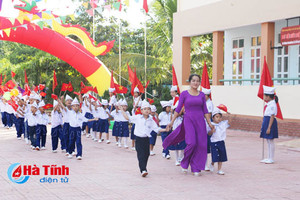 Hà Tĩnh tưng bừng khai giảng năm học 2017-2018