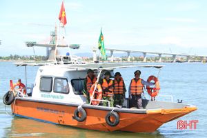 Bộ đội Biên phòng Hà Tĩnh phối hợp bắt giữ 4 tàu cá đánh bắt sai vùng biển quy định