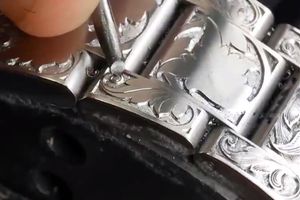 Cận cảnh đồng hồ Rolex sang chảnh được khắc bằng tay