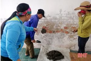 Phụ huynh làm thợ xây “không công” ở trường học phía Nam Hà Tĩnh