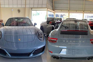 Porsche 911 Carrera màu độc biển số Lào về Việt Nam giá chỉ 5 tỷ đồng