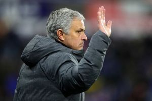 Manchester United sa thải HLV Jose Mourinho