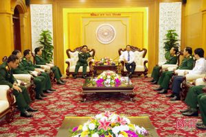 Tân Tư lệnh Quân khu 4 chào xã giao lãnh đạo tỉnh Hà Tĩnh
