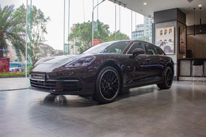 Khám phá Porsche Panamera 4 Sport Turismo hơn 6 tỷ tại Việt Nam