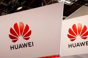 Thế giới ngày qua: Trung Quốc phản ứng gì khi Google "ly thân" Huawei?