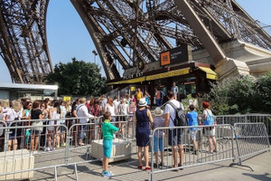 Thế giới ngày qua: Tháp Eiffel đóng cửa do đình công