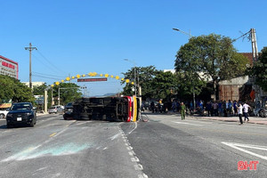 Vụ xe buýt va chạm xe đầu kéo ở Hà Tĩnh: Trích xuất camera điều tra nguyên nhân