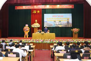 Lãnh đạo UBND tỉnh Hà Tĩnh đối thoại với gần 200 doanh nghiệp, doanh nhân
