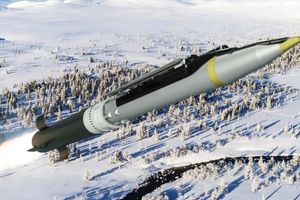 Mỹ xem xét đề xuất chuyển rocket tầm xa cho Ukraine