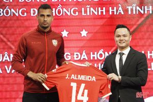 Hồng Lĩnh Hà Tĩnh đón ngoại binh đầu tiên của mùa giải V.League 2022