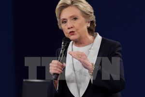 WikiLeaks tiếp tục công bố các thư điện tử liên quan tới bà Clinton