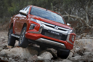 Bán tải Mitsubishi Triton 2019 về Việt Nam, giá dự kiến 700 triệu đồng