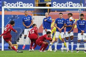 Salah không vào sân, Liverpool bất lực trong việc giành trọn 3 điểm