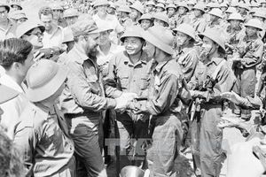 Lãnh tụ Fidel Castro - ngọn cờ đầu trong phong trào đoàn kết với Việt Nam