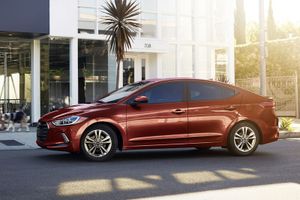 Hyundai Elantra Value Edition 2017 có giá 20.250 USD