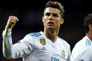 Ronaldo lập thêm 3 kỷ lục sau bàn thắng vào lưới Juventus
