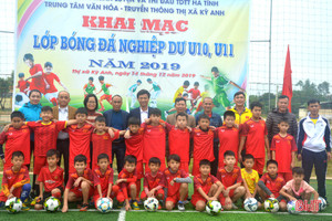 Khai mạc lớp bóng đá U10, U11 đầu tiên tại thị xã Kỳ Anh