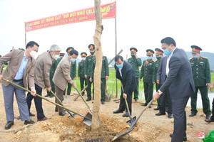 Thường trực Tỉnh ủy Hà Tĩnh tham gia trồng cây đầu năm tại các địa phương