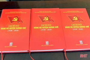Hương Khê ra mắt cuốn sách Lịch sử Đảng bộ huyện giai đoạn 1930 - 2020