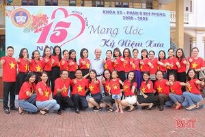 "15 năm, ngày trở về" của cựu học sinh trường THPT Phan Đình Phùng