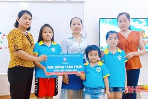 Học sinh nghèo huyện Cẩm Xuyên được học ngoại ngữ miễn phí trong 2 năm
