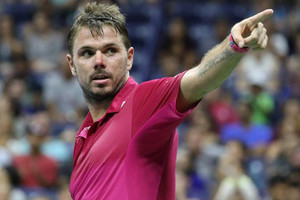 Wawrinka thua sốc tại Nga, Djokovic đi... hát đám cưới