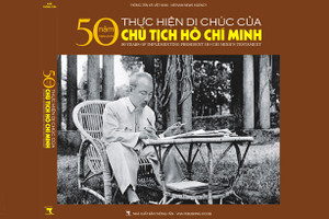 Giới thiệu sách ảnh "50 năm thực hiện Di chúc của Chủ tịch Hồ Chí Minh"