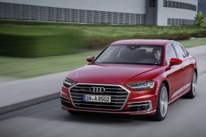 Choáng ngợp trước vẻ đẹp và công nghệ trang bị cho Audi A8 2018