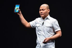 CEO Bkav hé lộ thêm về Bphone 4