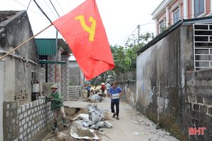 Người dân Hà Tĩnh hăng say lao động hướng về Đại hội Đảng