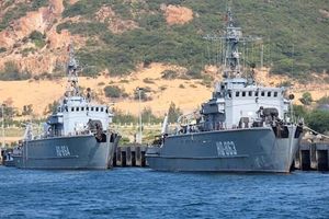Ngạc nhiên chiến hạm vỏ gỗ của Hải quân Việt Nam