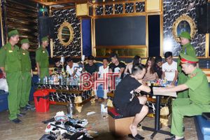 20 đối tượng ở Nghệ An sang Hà Tĩnh “đập đá” trong quán karaoke