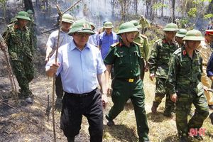Trưởng ban Tổ chức Trung ương trực tiếp chỉ đạo chống cháy rừng ở Hương Sơn