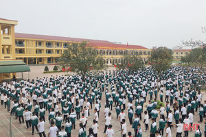 Hà Tĩnh: Ngăn chặn học sinh hút thuốc lá điện tử, cần sự vào cuộc từ nhiều phía