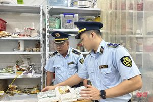 Đội quản lý thị trường trung tâm Hà Tĩnh xử lý 72 vụ vi phạm về an toàn thực phẩm