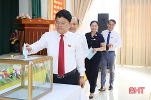 Thạch Hà bầu Phó Chủ tịch UBND huyện nhiệm kỳ 2016 - 2021