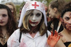 Cuộc diễu hành zombies kinh dị trên đường phố Paris