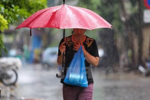 Các tỉnh Bắc Bộ tiếp tục mưa lớn, Trung Bộ chấm dứt nắng nóng