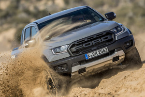 Vua bán tải Ford Ranger bị triệu hồi gần 10.000 xe