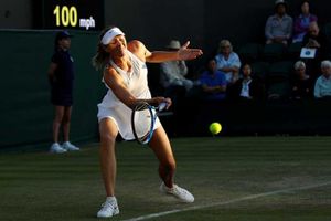 Sharapova bị loại ở trận đầu Wimbledon sau 3 năm vắng bóng