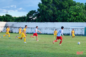 16 đội tranh tài tại Giải Bóng đá nam huyện Cẩm Xuyên năm 2022