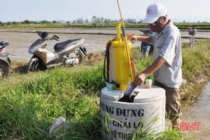 Đặt "hố" rác giữa đồng, TX Hồng Lĩnh giảm ô nhiễm đồng ruộng