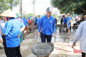 Đoàn Khối Các cơ quan và Doanh nghiệp Hà Tĩnh tham gia xây dựng nông thôn mới