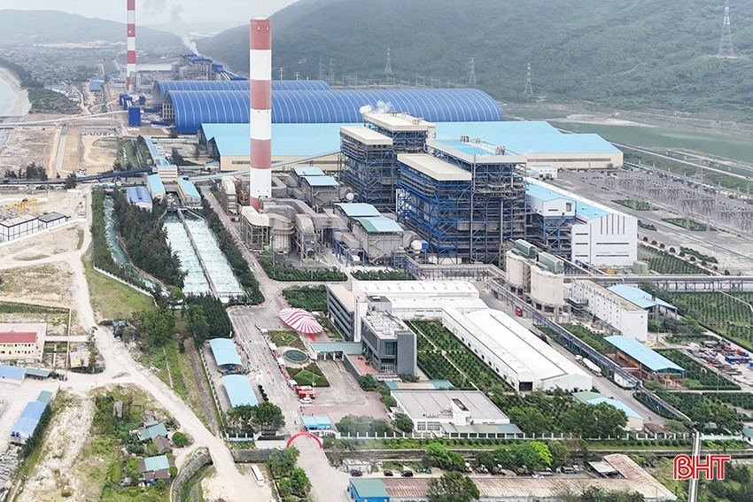 Vung Ang 1 Thermal Power Plant is the largest thermal power plant in the Central region. bqbht_br_z6540999717531-256ac1c98cd65704581febcd5bc2b9c7.jpg