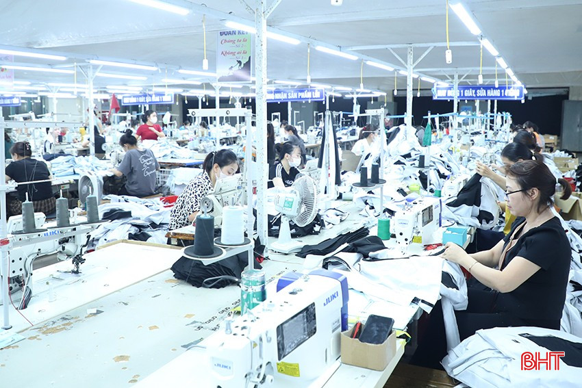 Hầu hết doanh nghiệp may mặc tại Hà Tĩnh đã nhận đơn hàng đến cuối năm 2025. bqbht_br_0956.jpg