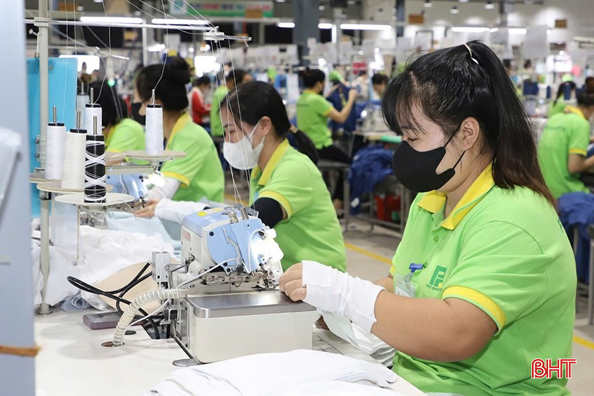 Hà Tĩnh hiện có 13 dự án hoạt động trong lĩnh vực dệt may quy mô tương đối lớn. bqbht_br_095.jpg